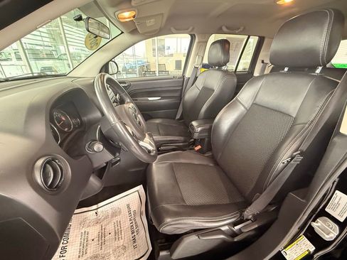 Used 2015 Jeep Compass Latitude image 11