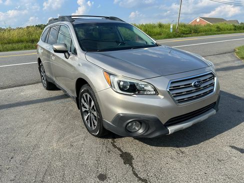 Used 2015 Subaru Outback 2.5i Limited AWD/4WD image 3