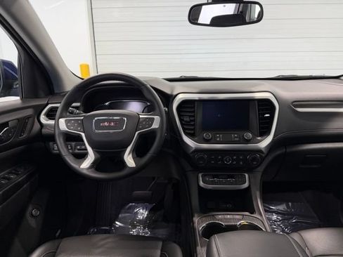 Used 2023 GMC Acadia SLT w/ Technology Package AWD/4WD image 32
