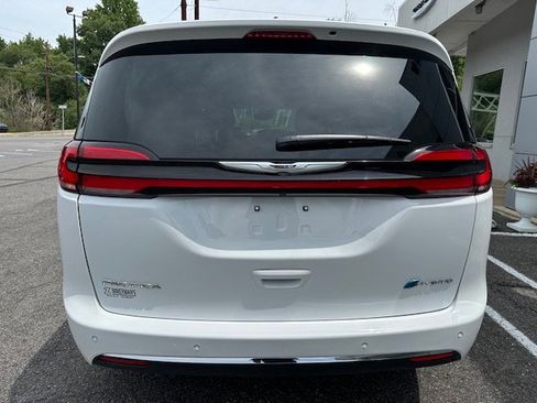 New 2023 Chrysler Pacifica Touring-L image 7