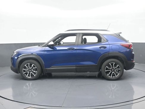 Used 2023 Chevrolet TrailBlazer ACTIV w/ Sun and Liftgate Package image 3