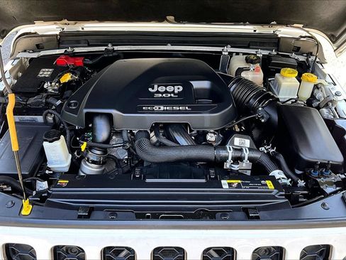 Used 2021 Jeep Gladiator Overland AWD/4WD image 30