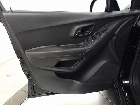 Used 2019 Chevrolet Trax LT image 13