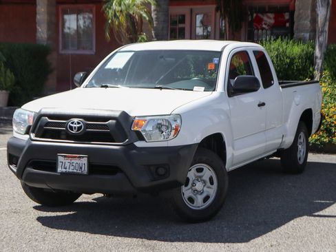 Used 2015 Toyota Tacoma 2WD Access Cab image 4