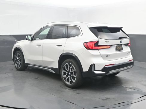 New 2026 BMW X1 xDrive28i w/ Technology Package AWD/4WD image 3