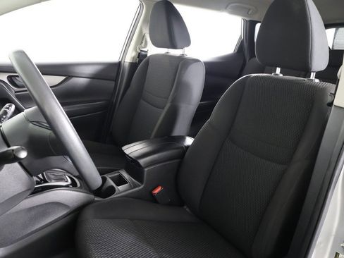 Used 2020 Nissan Rogue Sport S image 25