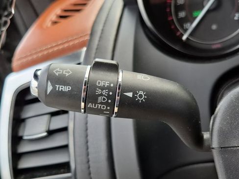 Used 2019 Jaguar F-TYPE SVR image 22