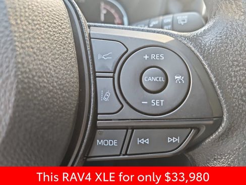 Used 2025 Toyota RAV4 XLE FWD image 29