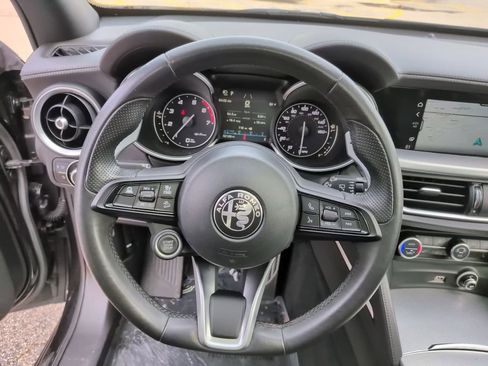 Used 2023 Alfa Romeo Stelvio Veloce image 22