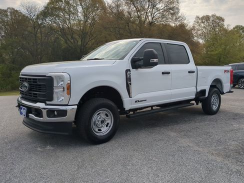 Certified 2024 Ford F250 XL w/ FX4 Off-Road Package image 6
