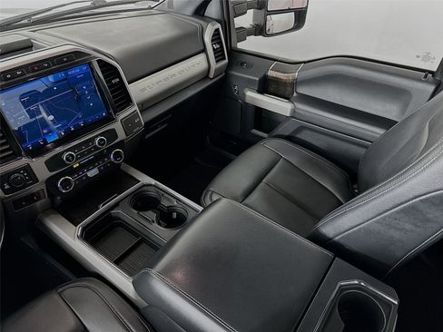 Used 2022 Ford F250 Lariat w/ Black Appearance Package image 25