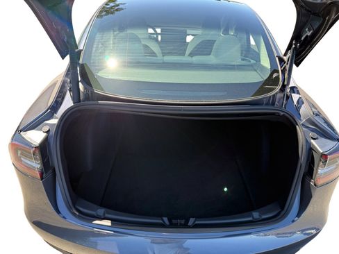 Used 2023 Tesla Model 3 Standard Range image 16