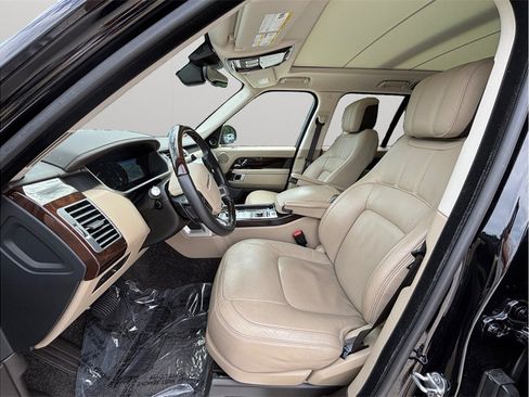 Used 2019 Land Rover Range Rover HSE AWD/4WD image 2