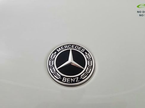 Used 2025 Mercedes-Benz GLC 300 4MATIC image 16