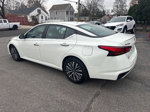 Used 2023 Nissan Altima 2.5 SV FWD image 6