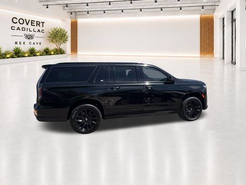 Used 2023 Cadillac Escalade ESV Sport w/ LPO, ONYX Package AWD/4WD image 15