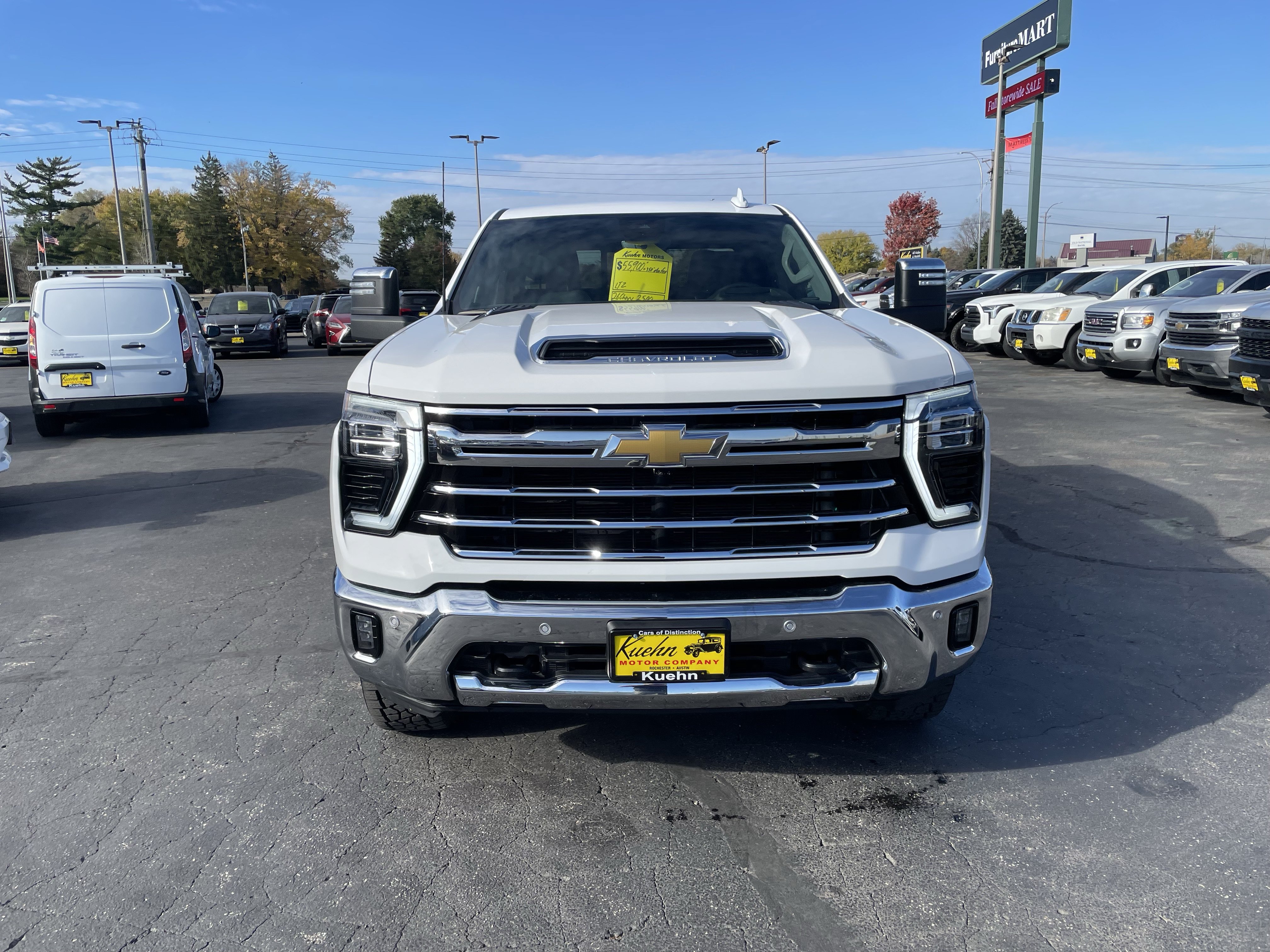 Used 2026 Chevrolet Silverado 2500 LTZ w/ LTZ Premium Package AWD/4WD image 3