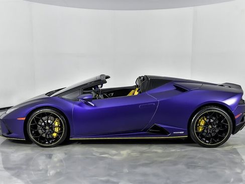 Used 2021 Lamborghini Huracan EVO RWD image 7