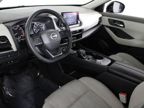 Certified 2025 Nissan Rogue SV image 19
