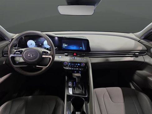 Certified 2023 Hyundai Elantra SEL w/ Convenience Package FWD image 9