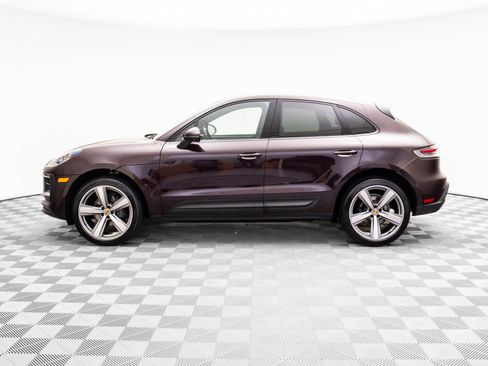 Certified 2023 Porsche Macan image 2