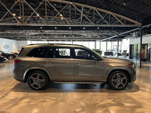 Used 2023 Mercedes-Benz GLS 450 4MATIC w/ AMG Line Exterior image 6