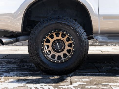 Used 2005 Ford Excursion Eddie Bauer image 19