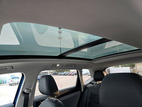New 2024 Volkswagen Taos SE image 18