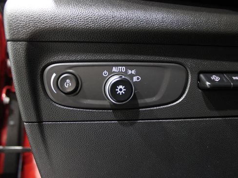 Used 2023 Buick Envision Avenir image 9