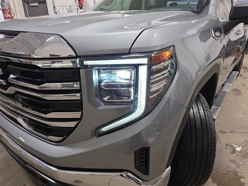 Used 2024 GMC Sierra 1500 SLT image 34