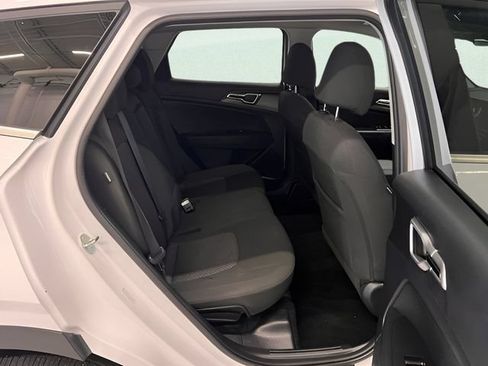 Used 2026 Kia Sportage LX AWD/4WD image 8