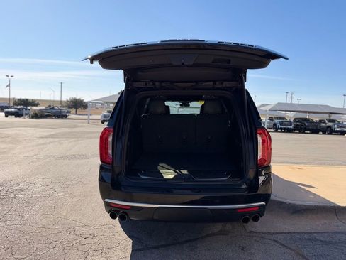 Used 2023 GMC Yukon XL Denali w/ Max Trailering Package AWD/4WD image 6