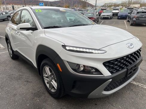 Used 2023 Hyundai Kona SE image 7