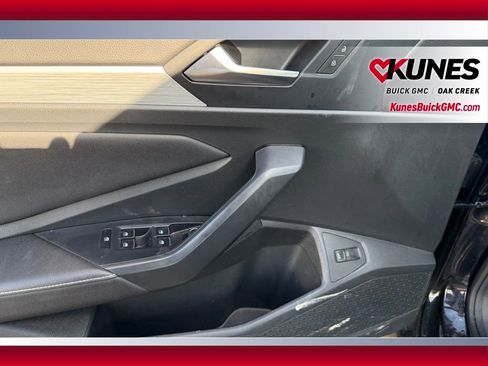 Used 2025 Volkswagen Jetta Sport image 4