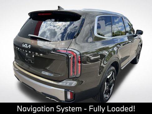 Used 2025 Kia Telluride EX w/ EX Captain's Chair Package FWD image 10