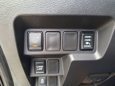 Used 2022 Nissan Frontier SV image 34