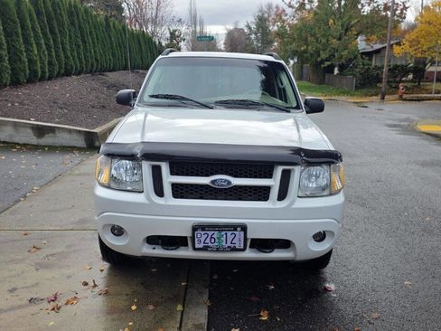 Used 2004 Ford Explorer Sport Trac XLT image 2