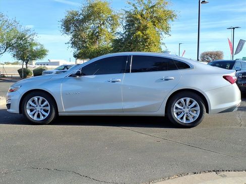 Used 2022 Chevrolet Malibu LT image 2