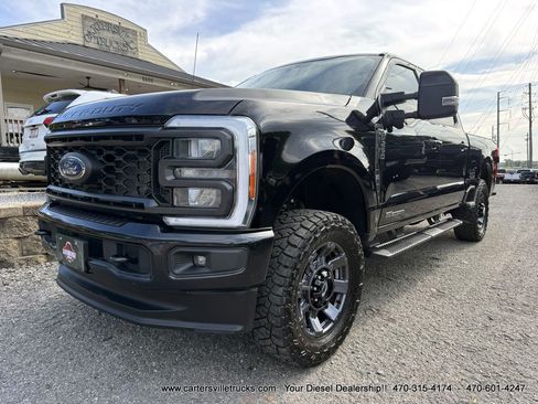 Used 2023 Ford F250 Lariat w/ Sport Appearance Package AWD/4WD image 2