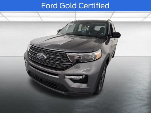 Used 2024 Ford Explorer XLT w/ Equipment Group 202A AWD/4WD image 2