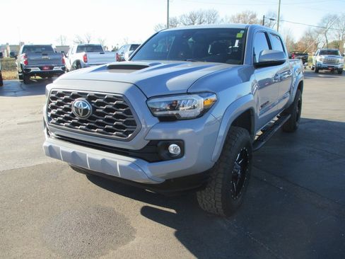 Used 2020 Toyota Tacoma TRD Sport image 10