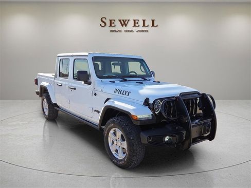Used 2022 Jeep Gladiator Willys image 6