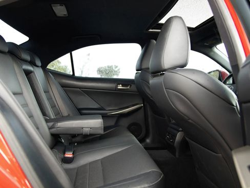 Used 2018 Lexus IS 300 F Sport w/ F Sport Package image 31