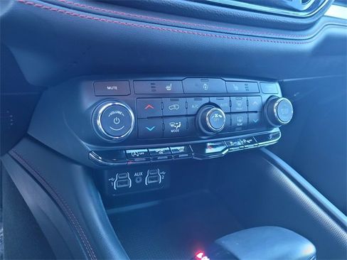 Used 2025 Dodge Durango GT image 25