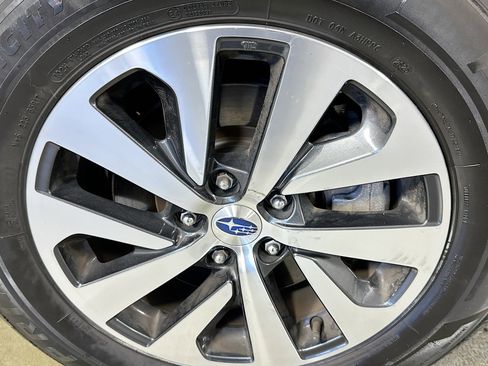 Used 2023 Subaru Outback Premium image 29