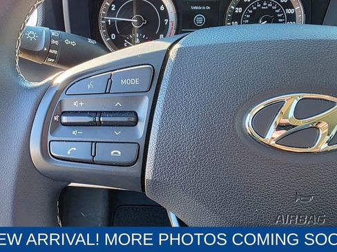 Used 2021 Hyundai Venue image 16
