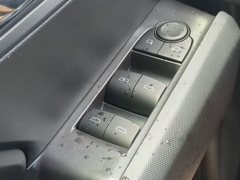 New 2025 GMC Canyon Elevation w/ Convenience Package image 30