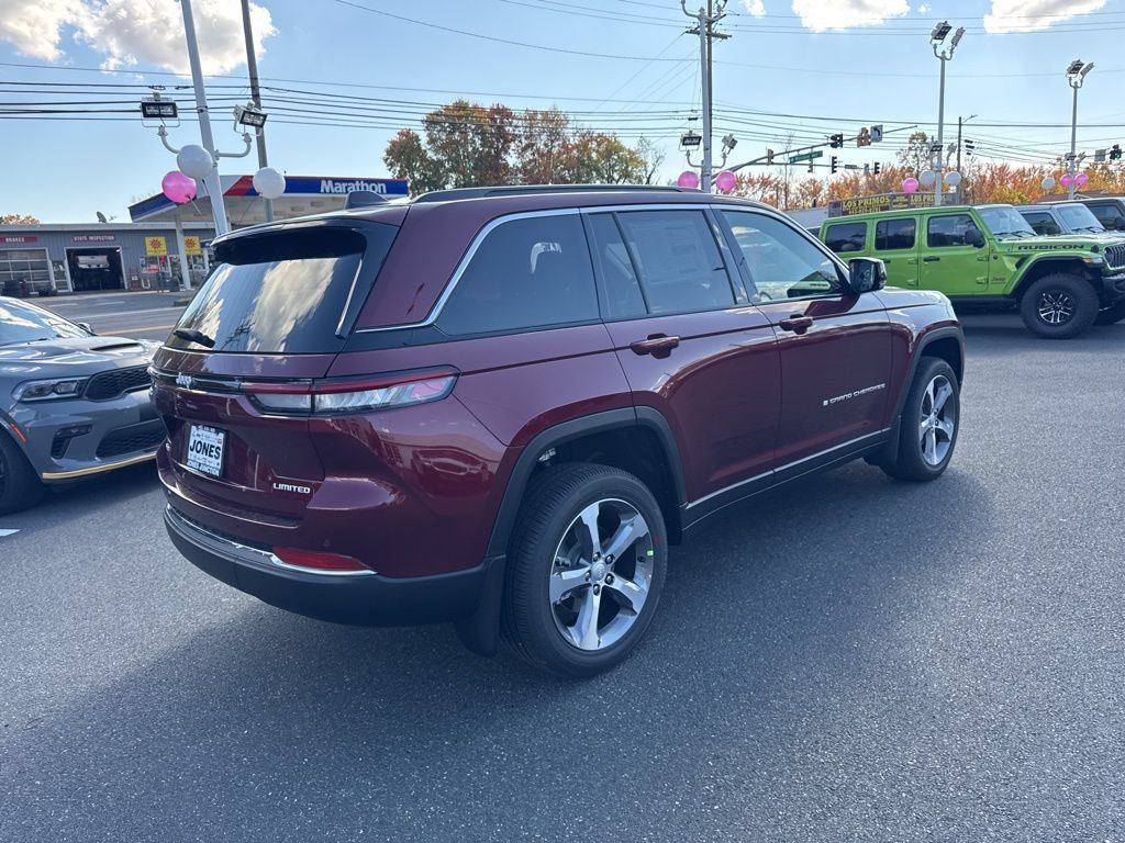 New 2025 Jeep Grand Cherokee Limited w/ MOPAR Finishing Package AWD/4WD image 5