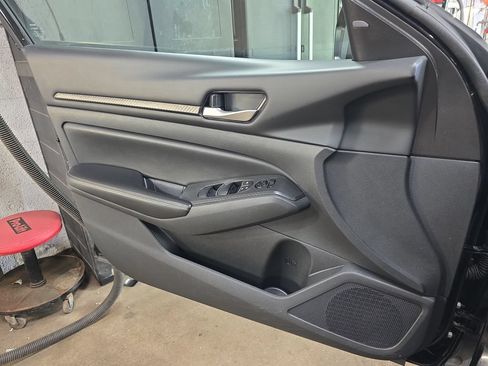 Used 2024 Nissan Altima 2.5 SV FWD image 25