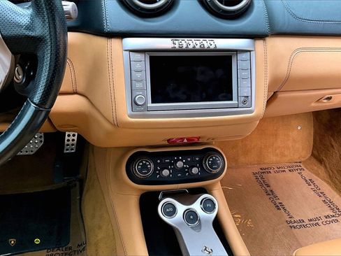 Used 2013 Ferrari California image 8